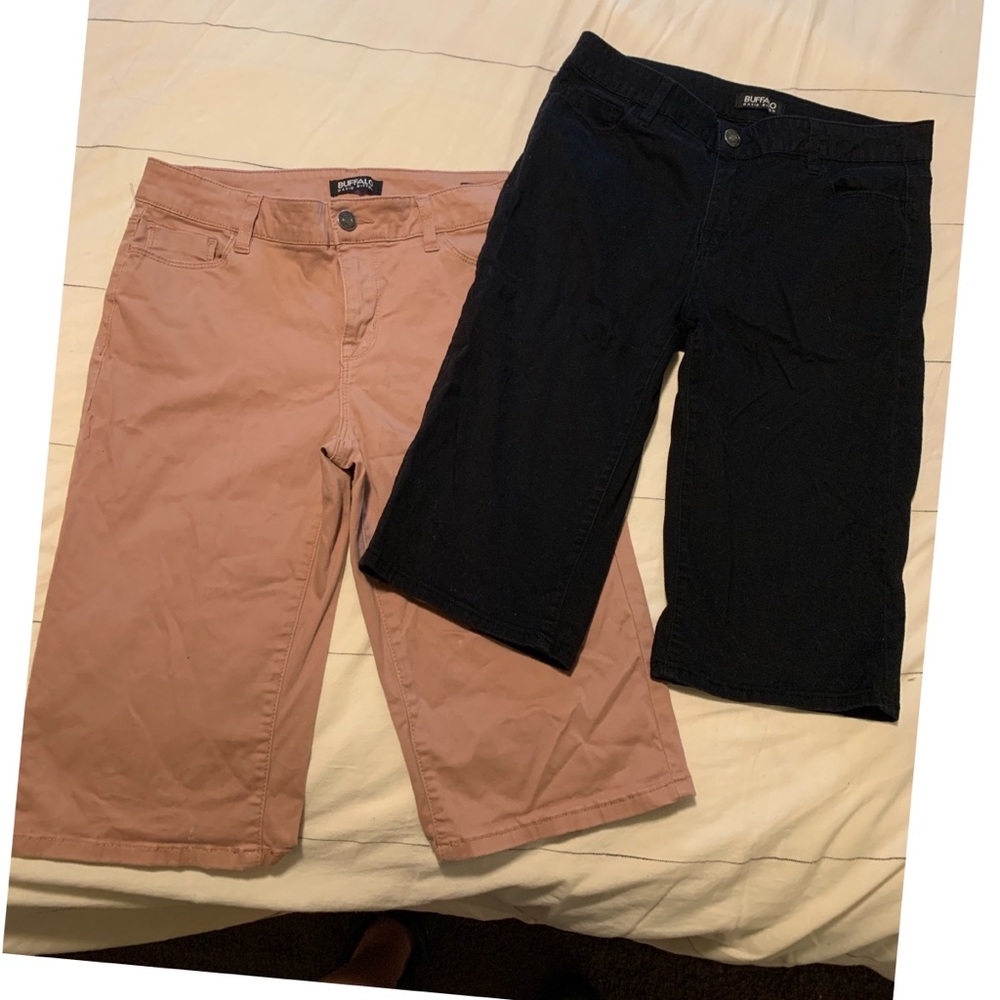 2 pairs mid-rise Bermudas